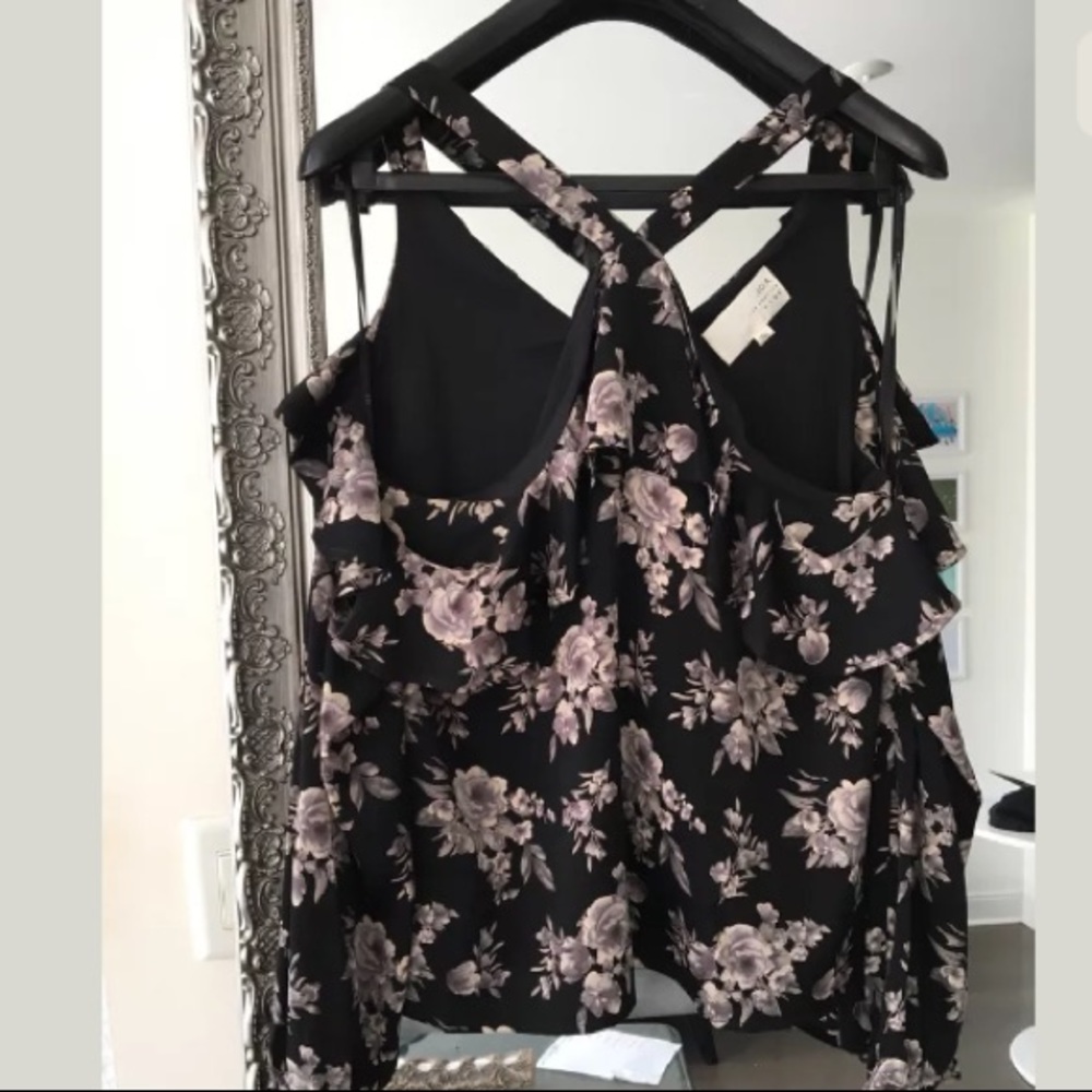 New With Tag J.O.A. Nordstrom’s flower Party top sz L